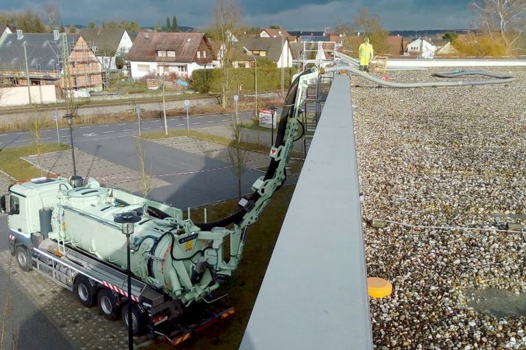 Saugbagger Winningen - Flachdachsanierung